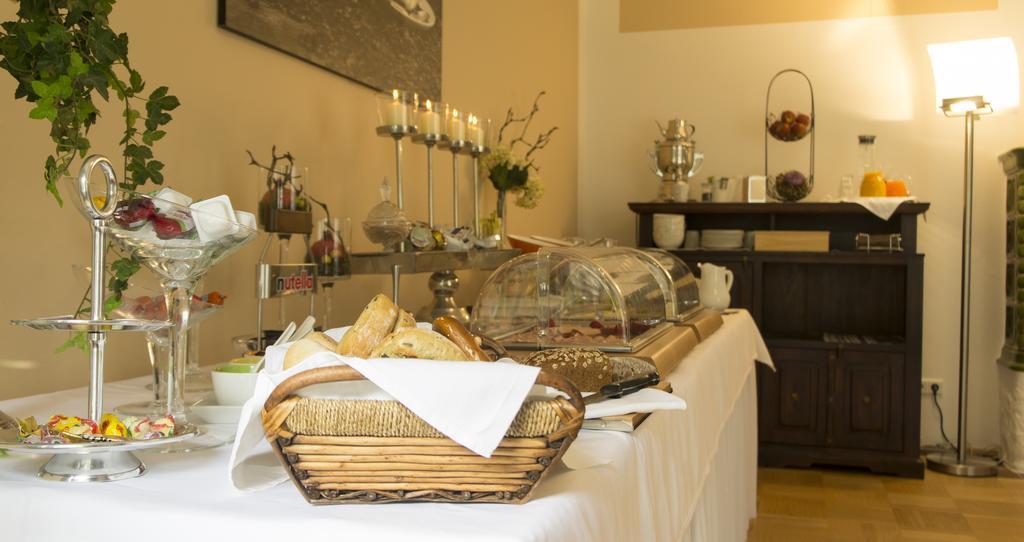 Park Ambiente Friedberg Otel Friedberg  Dış mekan fotoğraf