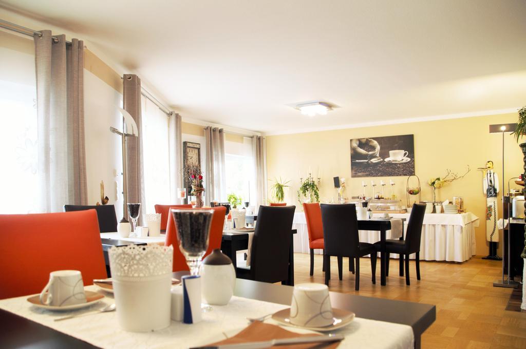 Park Ambiente Friedberg Otel Friedberg  Dış mekan fotoğraf
